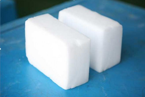怎么拿噴霧制作干冰液體